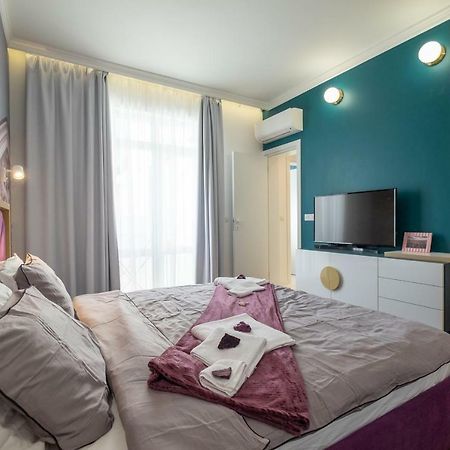 Vitosha Blvd 3-Bedroom, 2-Bathroom Lux Suite Sofia Exterior photo