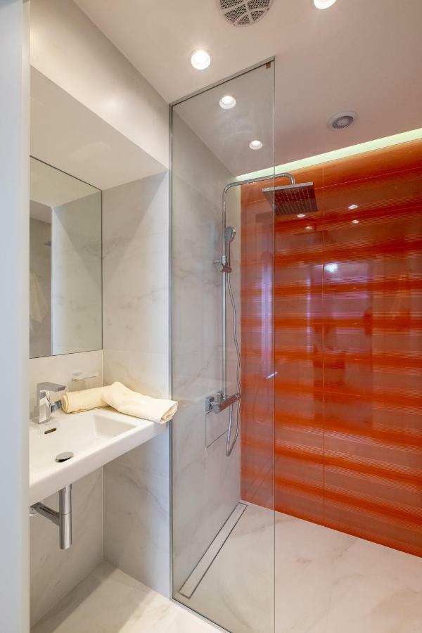 Vitosha Blvd 3-Bedroom, 2-Bathroom Lux Suite Sofia Exterior photo