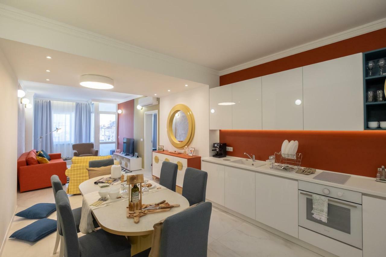 Vitosha Blvd 3-Bedroom, 2-Bathroom Lux Suite Sofia Exterior photo