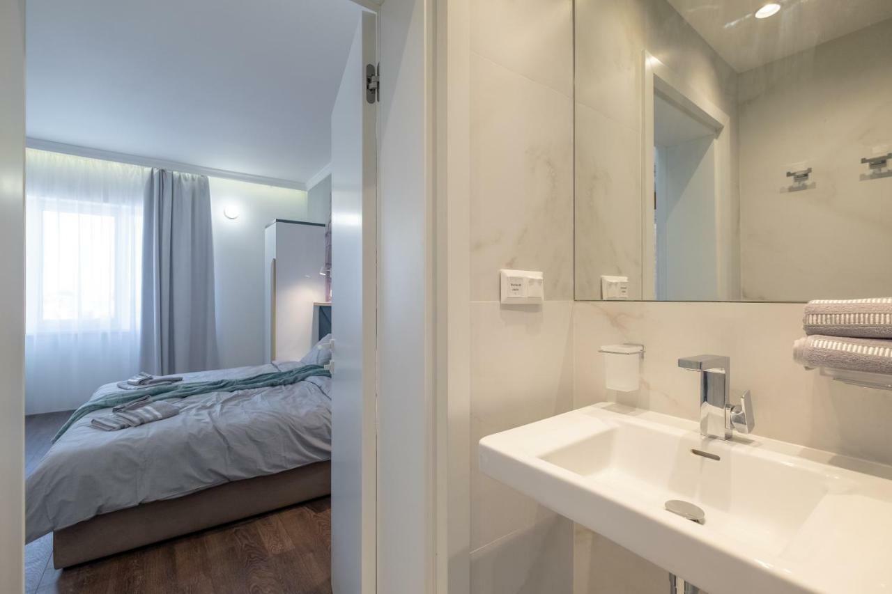 Vitosha Blvd 3-Bedroom, 2-Bathroom Lux Suite Sofia Exterior photo